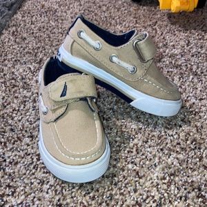 Size 5 baby boy Nautica “Little River 3” shoes.